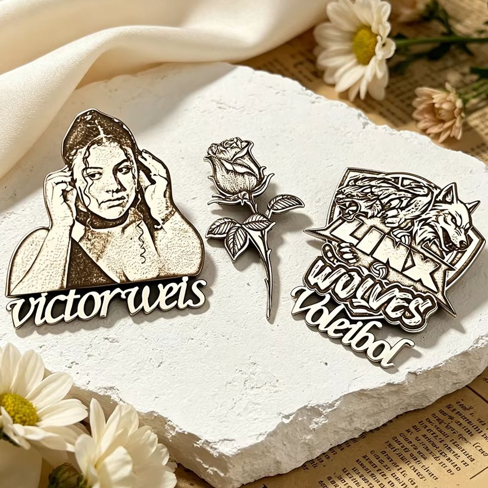 Broche de Metal con Foto de Re - Men Accessories Unique reseña y precio
